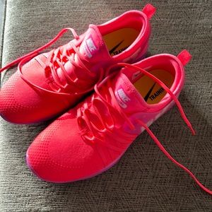 Barely worn pink Nike sneakers